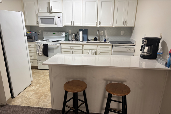 kitchen - Waters Edge Apartments
