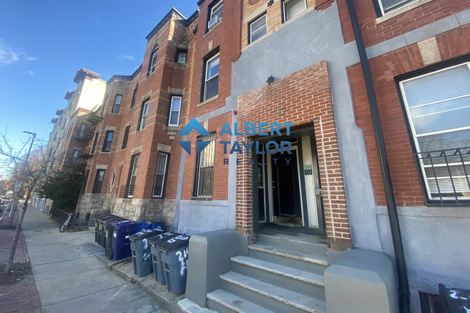 Exterior - Cozy 2 Bed off Huntington Ave Near Tatte!!