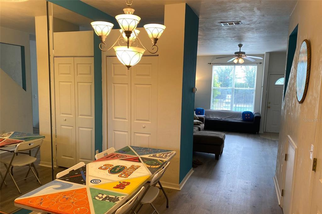 living room - Kensington north Apartments