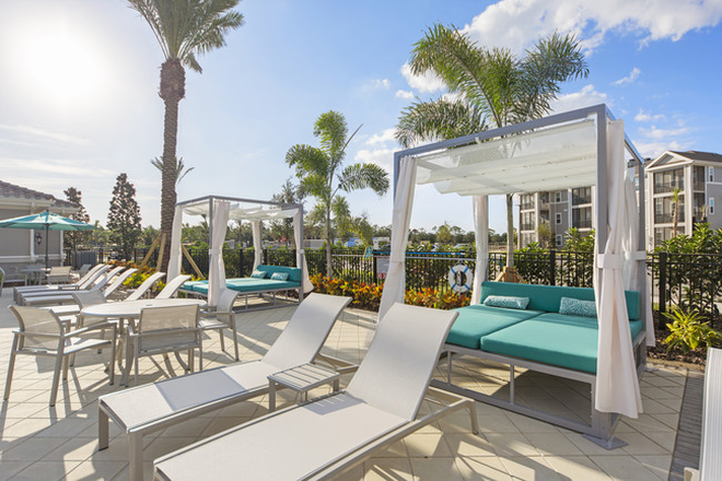 Pool - Magnolia Estates Apartments