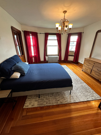 room B - Live Luxe: Prime Location, Modern Comforts, and Garden Serenity Apartments