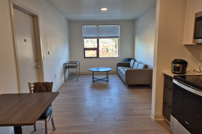 Shared living room - Fieldstone-Artisan Apartments