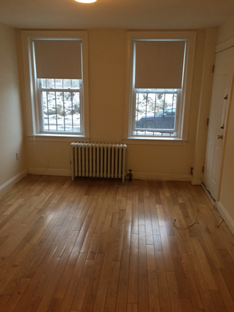 hubrealtyproperties.com - Big and bright one bedroom, near Washington St T stop Apartments