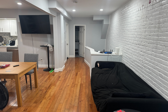 Call NOW for showings! 617-236-8600 - MASS AVE - HUGE DUPLEX 3BR IN BROWNSTONE FOR *9/1/2026* W/ LNDRY IN BKDNG, 2 BATHS, OPEN LAYOUT, DW! Apartments