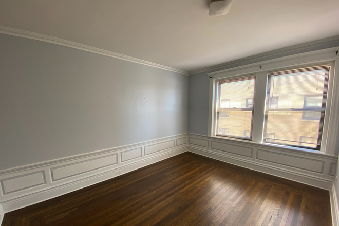 Call NOW for showings! 617-236-8600 - COMM AVE - *NO FEE* BRAEMORE SPLIT 1BR/1BA FOR 2 PPL AVAIL *9/1/2026* W/ LNDRY IN BLDNG + ROOF DECK Condo
