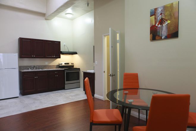 kichen and living space - Pasadena Green Plaza Apartments, Prime location!