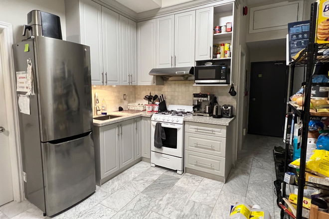 Kitchen - 3BR 1Bath Apartment Annex