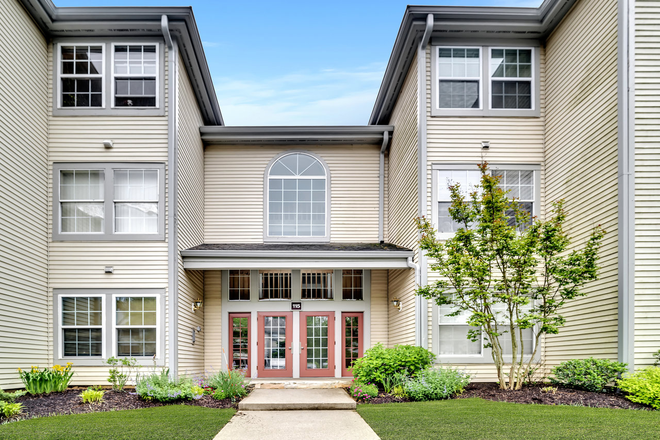 Front of the building - 2BR condo-Cascade Ct-Princeton