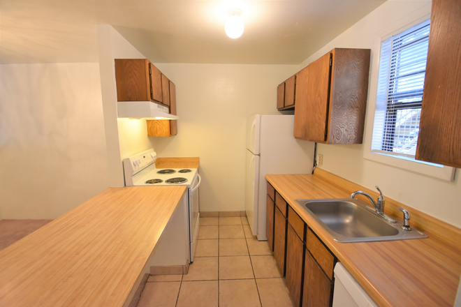 3000 Colorado Ave #B-106 - 3000 COLORADO AVE #B-106 - (3BR/1.5BA)