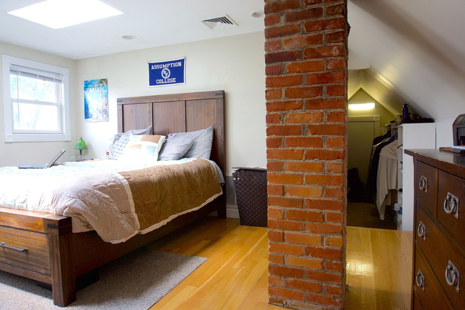 3rd floor suite bedroom - Roommate wanted in 3br apartment. Option for 3rd floor private suite with attached bath.