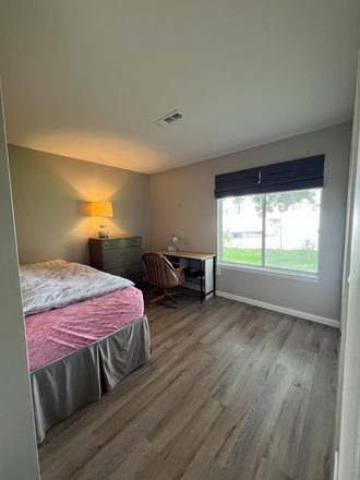 Room 1 - Cascade Ct (2 rooms available)