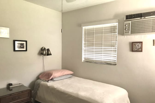 bedroom - Furnished Bedroom w/ Shared Bath in Quiet, Safe Neighborhood Close to UM Campus