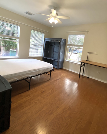 Large room - 3503 Rosedale St