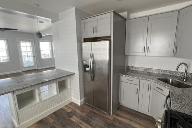 Kitchen - "Little Italy"" Beauty" Duplex