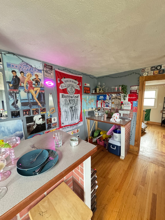 Loft on second floor - Room for rent!! $1,300 a month. No broker fee Apartments