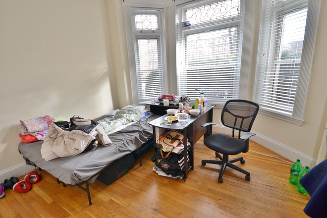 bedroom - Large 3 Bedrooms with nice living room front facing in Fenway across Target  9/1 Apartments