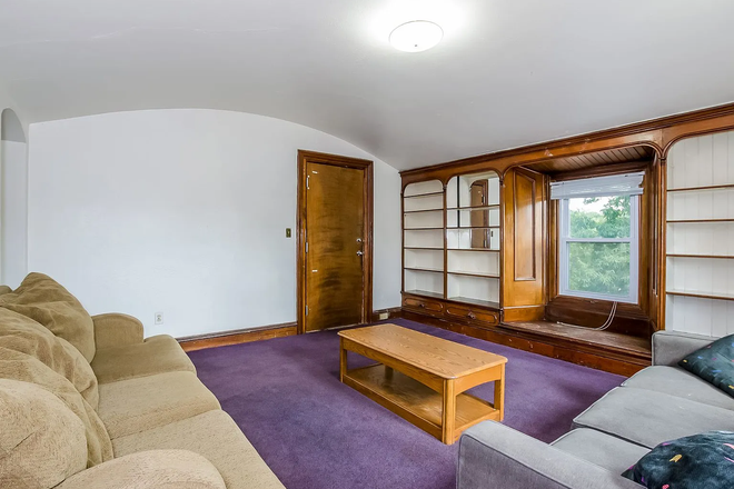 Living Room - Unit in a house 3 minute walk from central