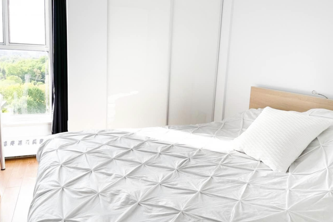 Bedroom for rent - Furnished room for rent in Etobicoke.