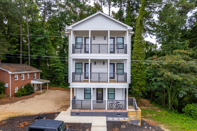 AVAILABLE NOW !! Affordable one bedroom luxury home  perfect off campus living for studying and socializing with friends. - AVAILBLE NOW.  PRIVATE BEDROOM WITH LUXURY BATH AND BALCONY