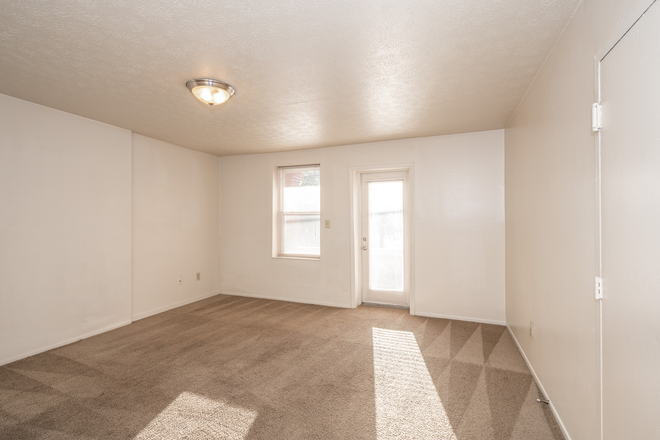 Living Room - Euclid Court Apartments