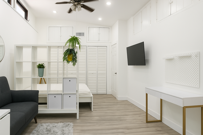 Studio Loft Efficiency - Private Studio Near UM – All Utilities Included!