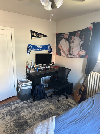 Bedroom - 1 Bedroom, Personal Bathroom, 2 minute walk from campus 1015 Pennsylvania Ave House