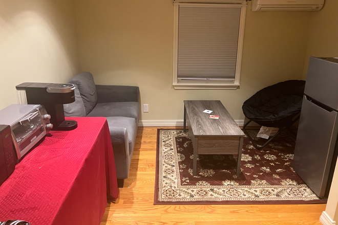 common area - BIG BEDROOM next to Adelphi & LIRR House