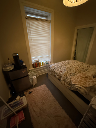 Available room - Brown stone walk-up walking distance from campus. Apartments