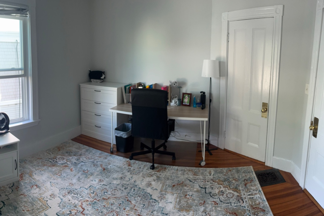 Bedroom (panorama) - 1 Room Sublet Near Campus Triplex