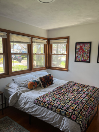 Private Bedroom - Furnished Private Bedroom in 4 BD/1.5 Bath house right next to Campus (Summer Sublet)