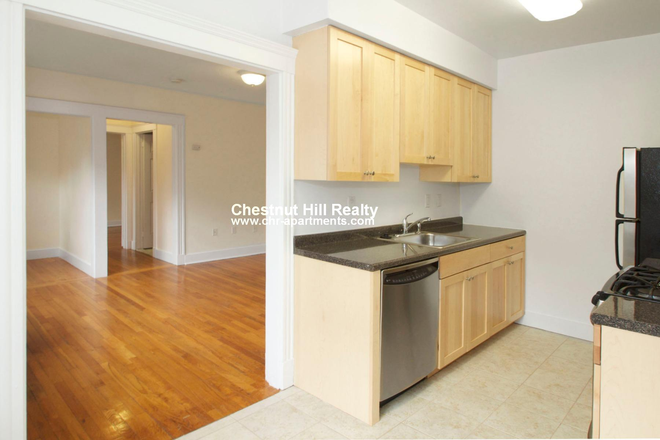 - - No Broker Fee!! Close to Campus! 1 bed w/ heat & hot water included, laundry in building, p Apartments