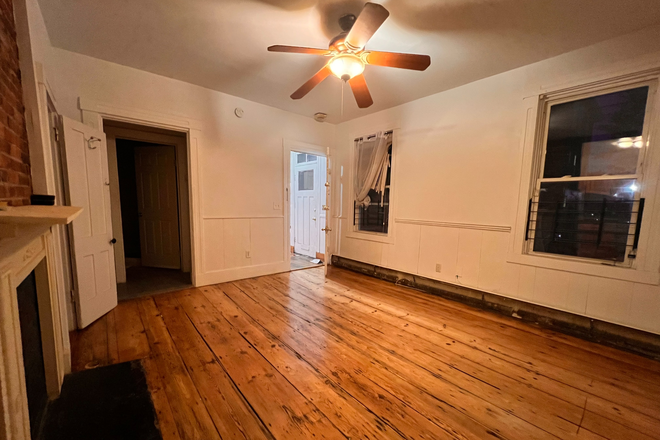 Livingroom - 1 bedroom apartment available close to campus and Wickendon & Thayer street