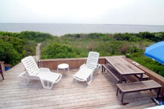 Patio - Charming 5 Bed House with Beach Front Access