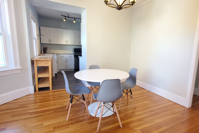 Dining Room - Co-Living-Room for Rent, All Utilities Includes, WiFi, Patio Apartments