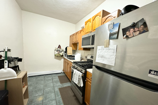 Kitchen - Walk to Northeastern | Spacious 4 Bed | Symphony Rd. | Stainless Steel Apartments