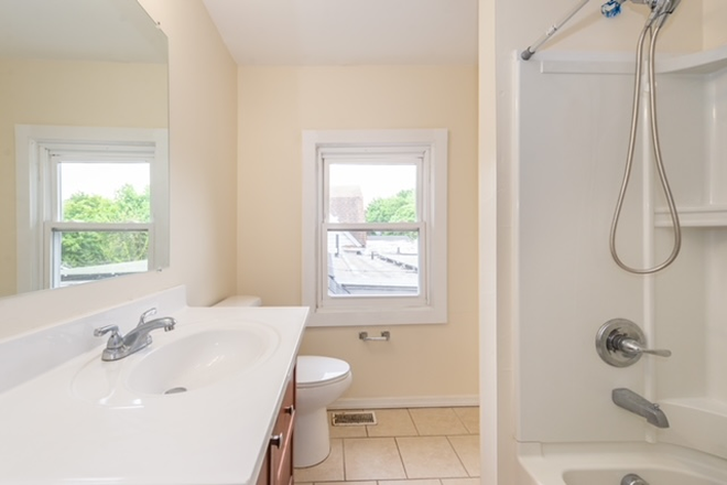Bathroom 1 - Renovated 8 bedroom near campus Duplex