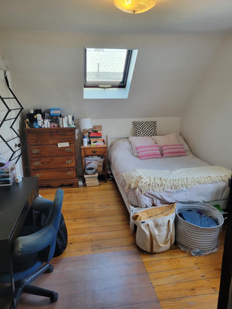 Bedroom #5 - Room Available SEPTEMBER 1st Short walk to HARVARD UNIVERSITY & PORTER SQUARE Duplex