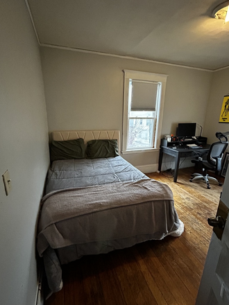 Bedroom - Mid May - August Sublet for a room on the hill (Summer 1 + Summer 2) Apartments