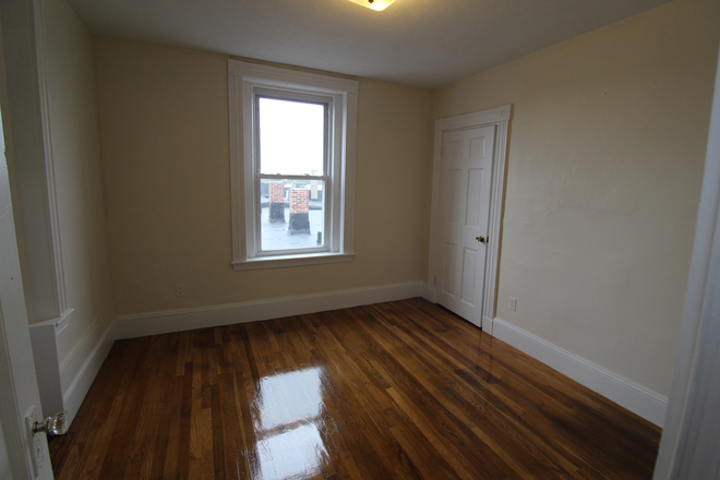 5 - Conveniently located apartment near MIT & the Central T