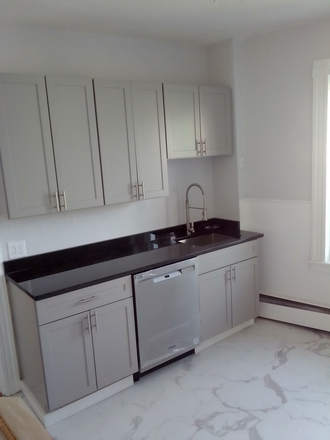 Kitchen - Large Sunny Renov Condo incl heat, BedRm, Office/Guest, LivRm, Eat-In Kitchen, walk to Kendall/Inman