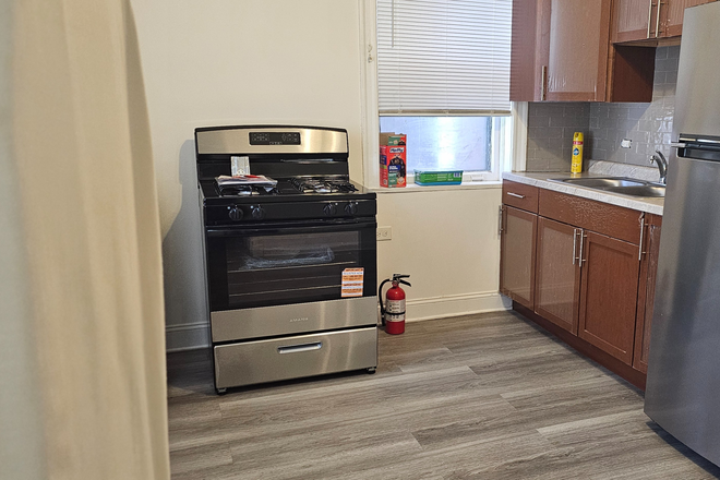 kitchen - Fully Furnished 2BR | All Utilities Included | Ideal for UIC Students/Professionals
