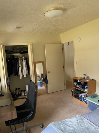 Bedroom - 🏠 TAKE OVER MY LEASE – 310 Ellet Rd, Blacksburg (Spring 2026: Jan–July)