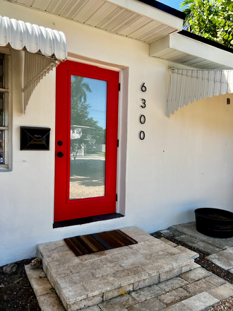 Entrance - Private Studio for Rent - Utilities Included Apartments