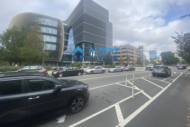 ISEC - Renovated 3 bedroom on Columbus near ISEC!! Apartments