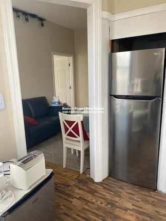 a - 2 BED WITH LIVINGROOM, NO FEE, 9/1/2026 Apartments