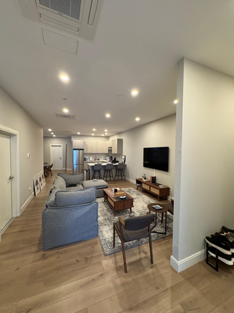 Call NOW for showings! 617-236-8550 - TEMPLE PL - X-LRG LUXE & LOFTY DOWNTOWN X-ING 2BR AVAIL *6/1/2026* W/ 1.5 BATH, LNDRY IN BLDNG, DW!