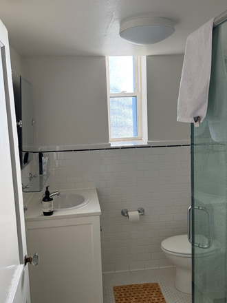 Bathroom - Summer:Furnished1BR apt for PU Faculty/Staff only- Prospect Avenue-Princeton