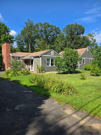 Outside street - Single room in private home
