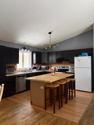 Kitchen - Fully Furnished, Open to 12 ,24 months Convenient Location close to Uconn, Beautiful Living Spac House