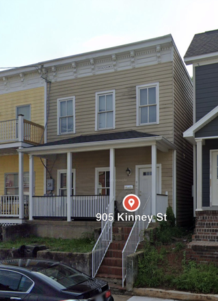 Outside Street View - 905 Kinney Street